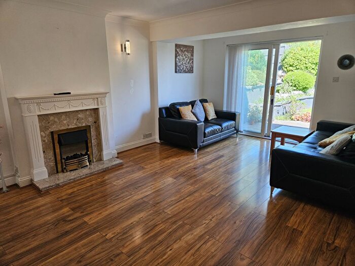 4 Bedroom Terraced House To Rent In Wales Avenue, Surrey, SM5