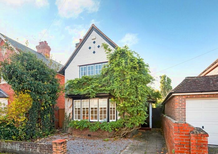 3 Bedroom Detached House To Rent In Barton Road, Bramley, Guildford, GU5