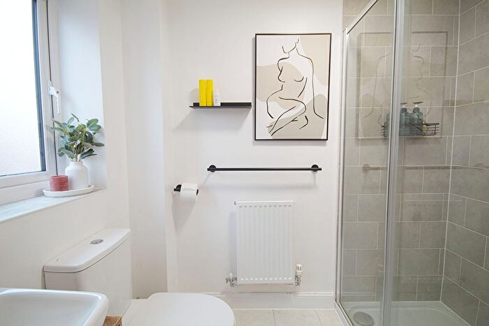 4 Bedroom Detached House For Sale In Restharrow Road, Broughton, HP22
