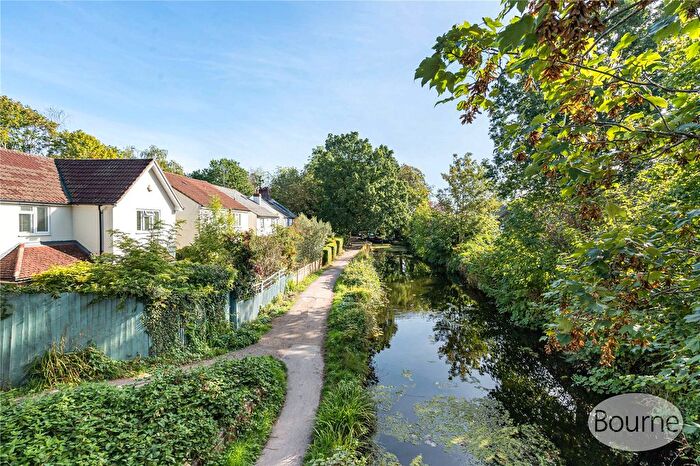 3 Bedroom Detached House For Sale In St. Johns Road, St Johns, Woking, Surrey, GU21