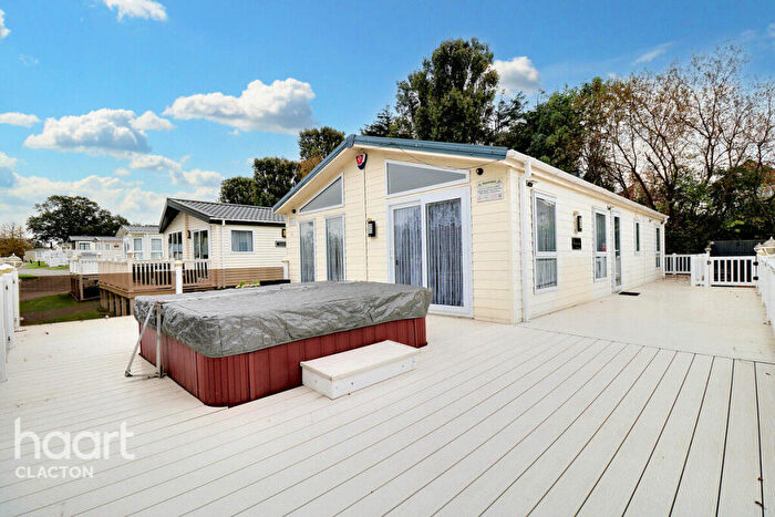 2 Bedroom Detached Bungalow For Sale In Streamview, Valley Farm Holiday Park, CO15