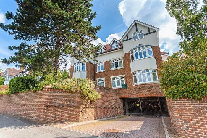 2 Bedroom Flat To Rent In Russell Hill, West Purley, CR8