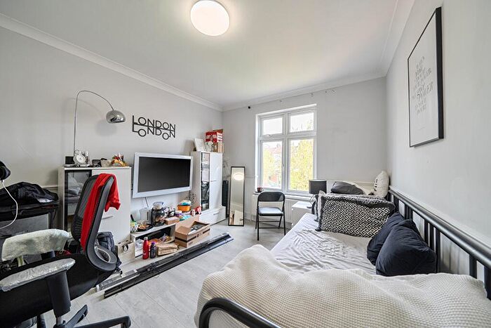 3 Bedroom Maisonette For Sale In Park Road, Wembley, Greater London, HA0