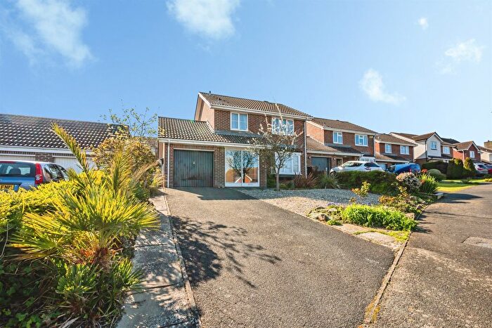 3 Bedroom Detached House For Sale In Mendip Avenue, Eastbourne, BN23