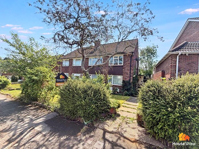 2 Bedroom Flat For Sale In Darvell Drive, Chesham, HP5