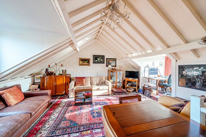 2 Bedroom Flat To Rent In Castellain Road, London, W9