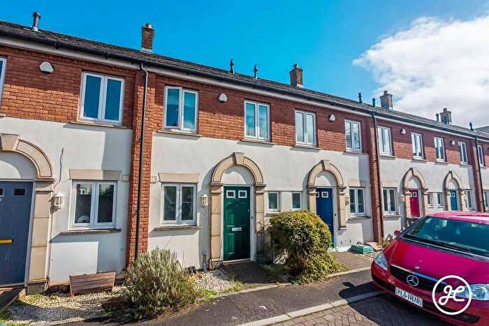2 Bedroom Terraced House For Sale In Mitre Court, Taunton, TA1