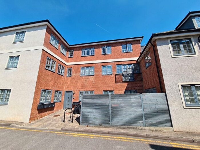 1 Bedroom Flat For Sale In Harrington House, - Bridge Street, Leatherhead, Surrey, KT22