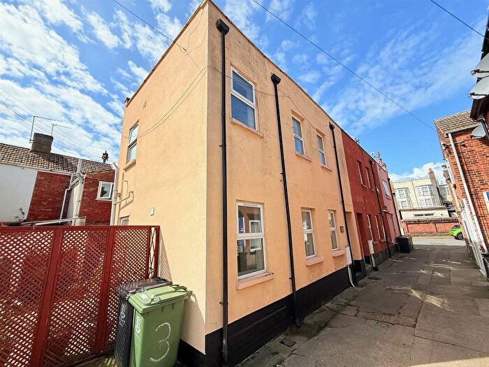 2 Bedroom End Of Terrace House For Sale In St. Peters Plain, Great Yarmouth, NR30