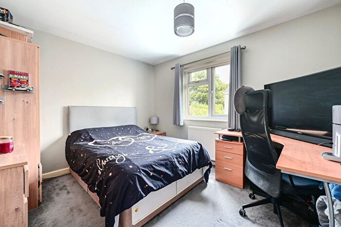 4 Bedroom Detached House For Sale In Camberley, Surrey, GU15
