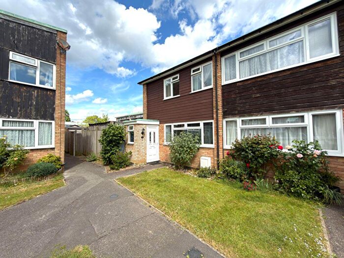 3 Bedroom Terraced House For Sale In Bishops Square, Cranleigh, GU6