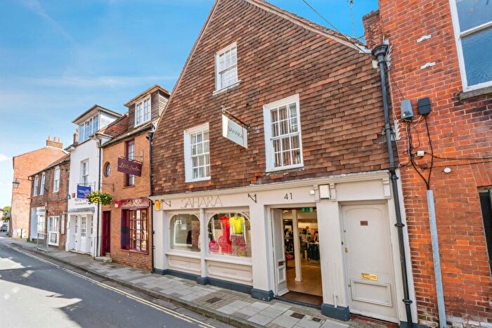 2 Bedroom Apartment To Rent In Little London, Chichester, PO19