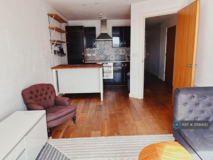 2 Bedroom Flat To Rent In Cross Green Lane, Leeds, LS9