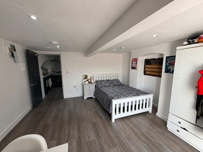 1 Bedroom Flat To Rent In Park Road, Nottingham, NG7