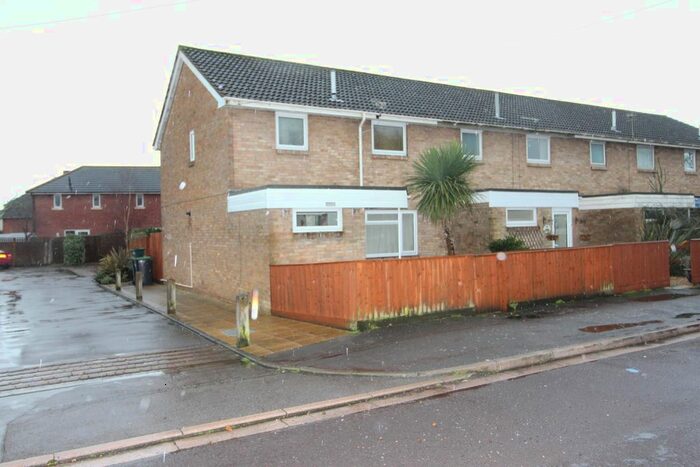 3 Bedroom End Of Terrace House To Rent In Endfield Road, Christchurch, Dorset, BH23