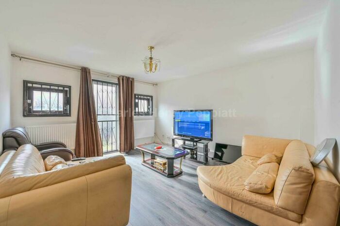 3 Bedroom House To Rent In Marie Lloyd Gardens, Hornsey Rise, N19