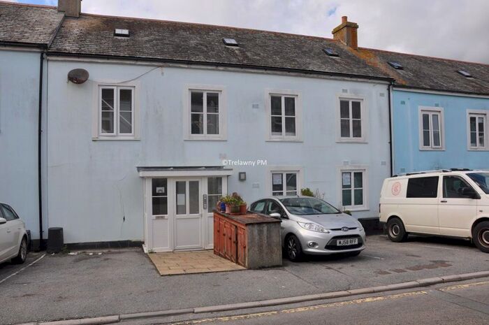 2 Bedroom Flat To Rent In Wellington Gardens, Falmouth, TR11