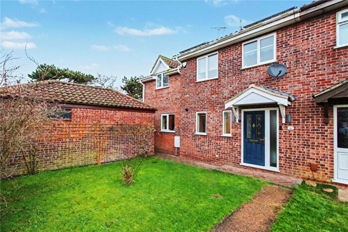 4 Bedroom Semi-Detached House For Sale In Strowgers Way, Kessingland, Lowestoft, Suffolk, NR33