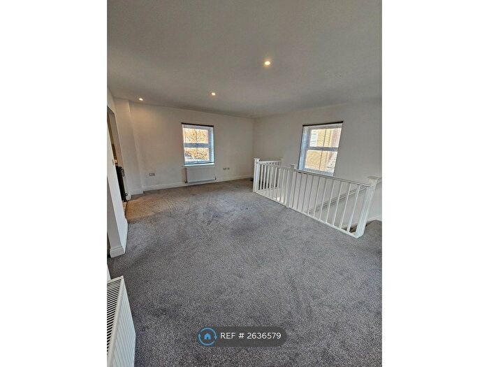 2 Bedroom Flat To Rent In Creedway, West Bromwich, B70