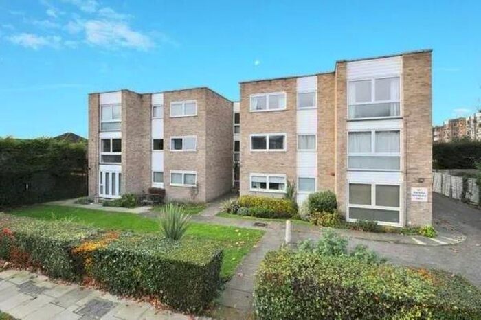 1 Bedroom Flat To Rent In Silverstone Court, Wanstead Road, Bromley, BR1