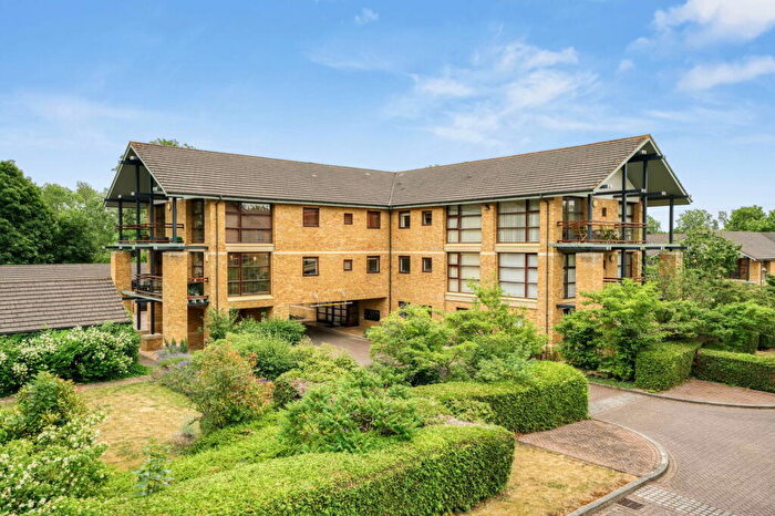 3 Bedroom Apartment For Sale In Woodward Place, Loughton Lodge, Milton Keynes, MK8