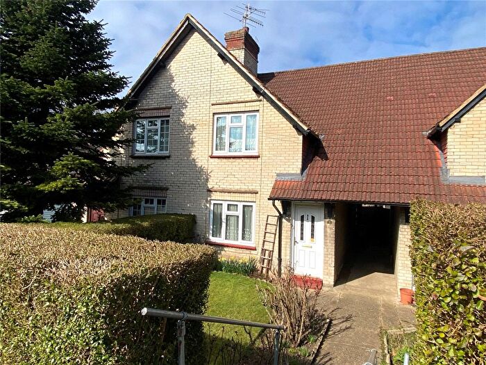 3 Bedroom Detached House To Rent In Station Road, Farncombe, Godalming, Surrey, GU7