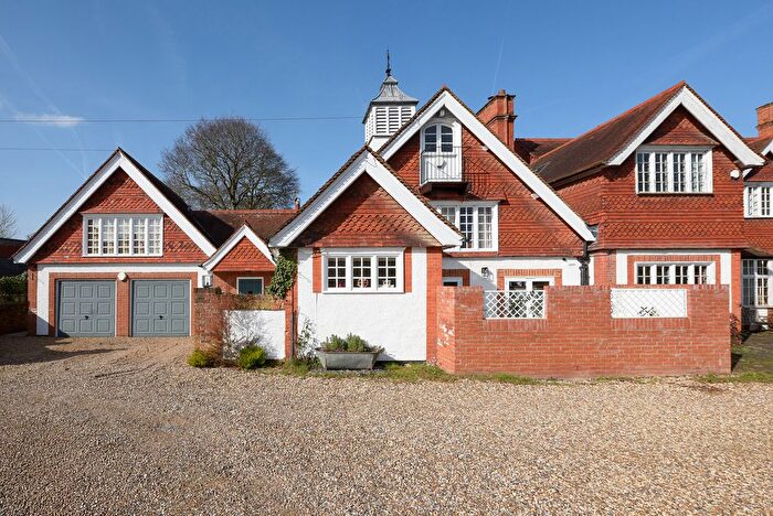 5 Bedroom Detached House For Sale In Highfield Park, Marlow, SL7