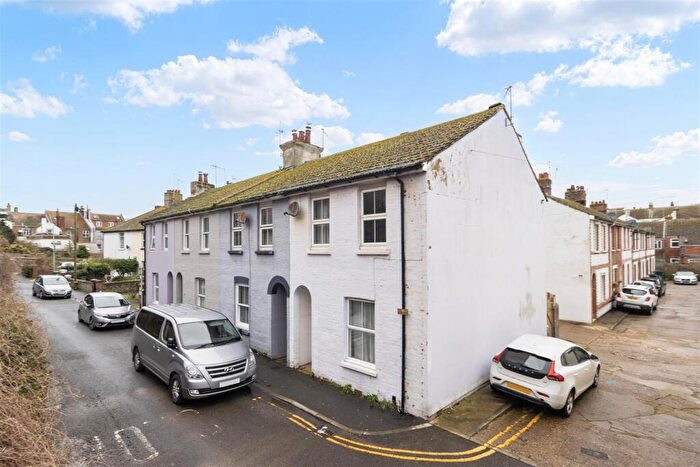 3 Bedroom End Of Terrace House For Sale In Blatchington Road, Seaford, BN25