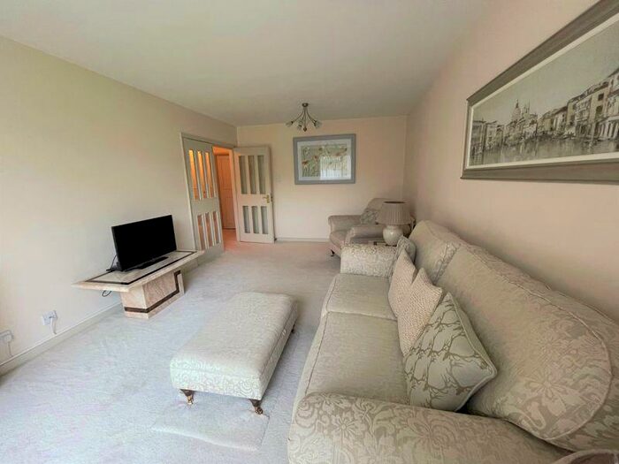 1 Bedroom Apartment To Rent In High Road, London, N20