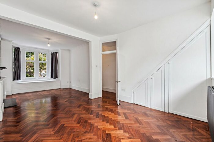 4 Bedroom Terraced House To Rent In St. Ann's Hill, Wandsworth, SW18