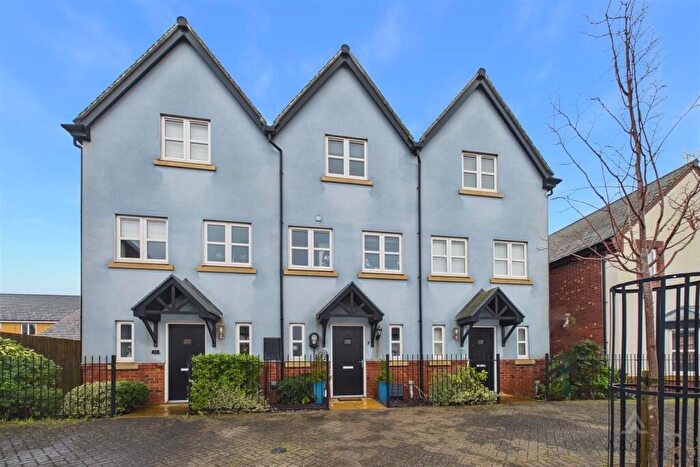 3 Bedroom Town House For Sale In Alton Way, Littleover, DE23