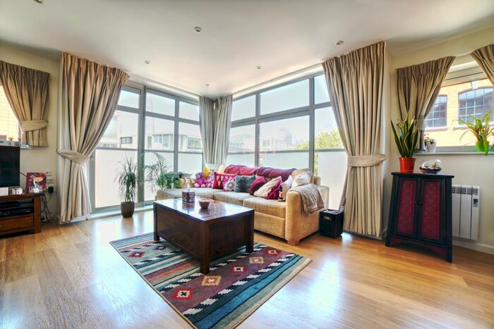 2 Bedroom Flat To Rent In Tanner Street, London, SE1