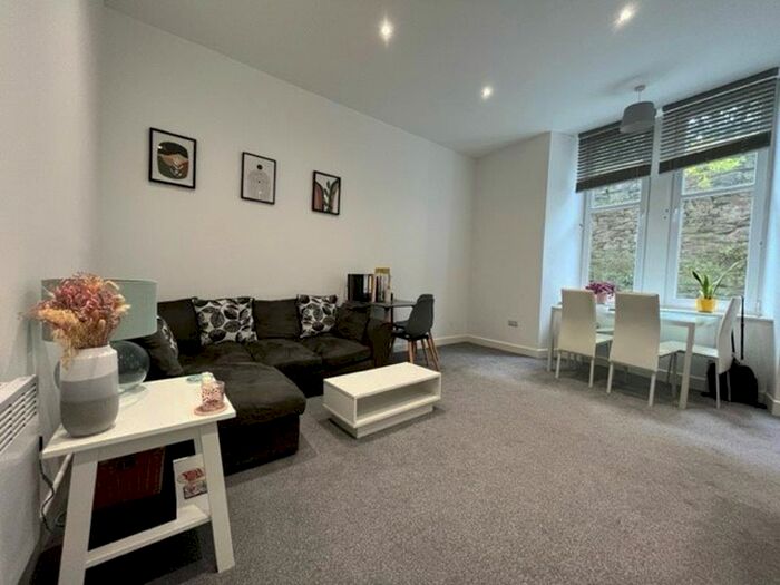 2 Bedroom Flat To Rent In Garland Place, Dundee, DD3