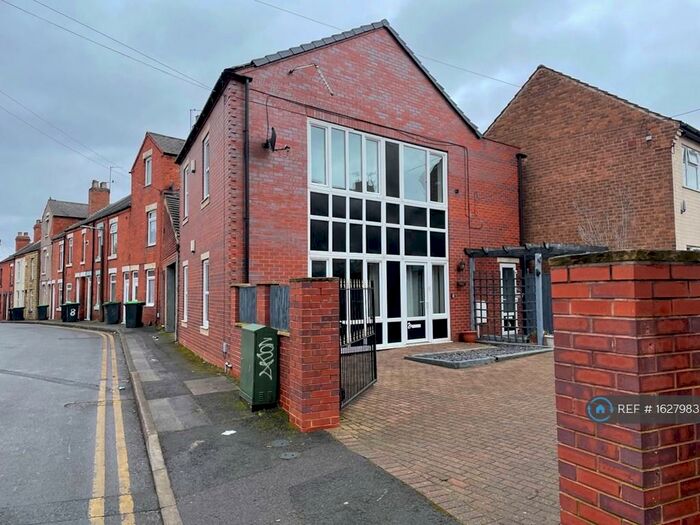 2 Bedroom Flat To Rent In Wollaton Street, Hucknall, Nottingham, NG15