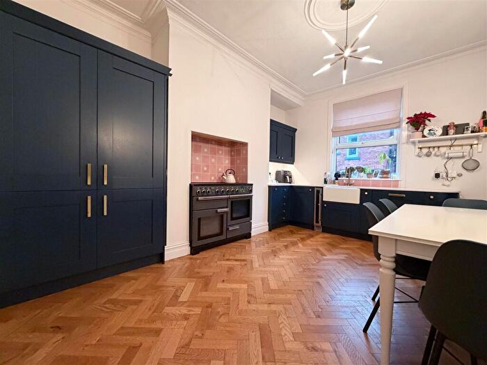 4 Bedroom Terraced House For Sale In Bentley Lane, Meanwood, LS6