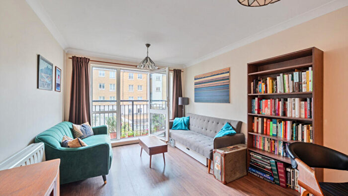 2 Bedroom Flat For Sale In Candle Street, Mile End, E1