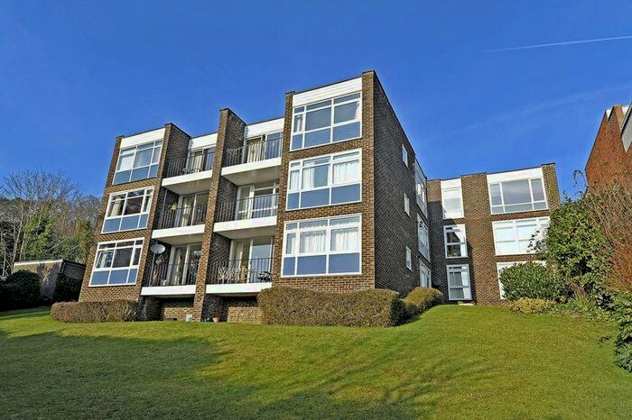 2 Bedroom Flat To Rent In Filmer Grove, Godalming, GU7