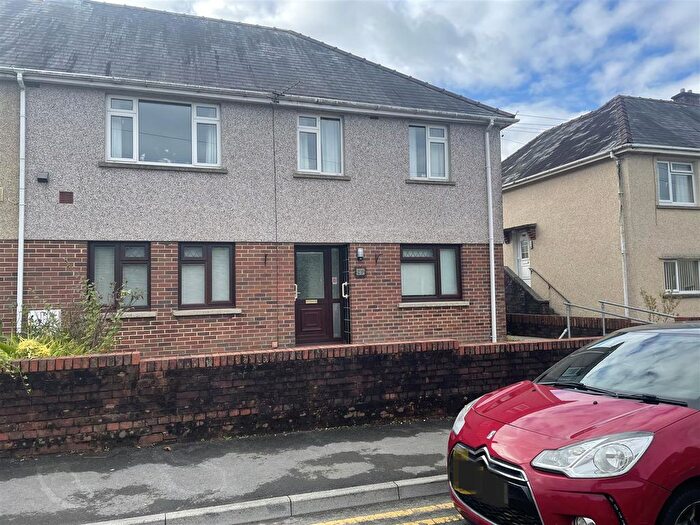2 Bedroom Flat To Rent In Heol Wallasey, Ammanford, SA18