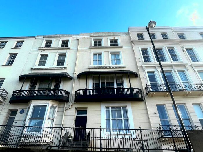2 Bedroom Flat To Rent In Wellington Square, Hastings, TN34