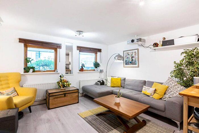 2 Bedroom Flat To Rent In Stainsby Road, Limehouse, London, E14