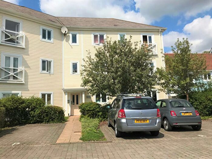 2 Bedroom Flat To Rent In Snodland, ME6