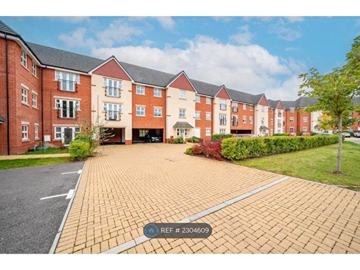 2 Bedroom Flat To Rent In Draper Close, Andover, SP11