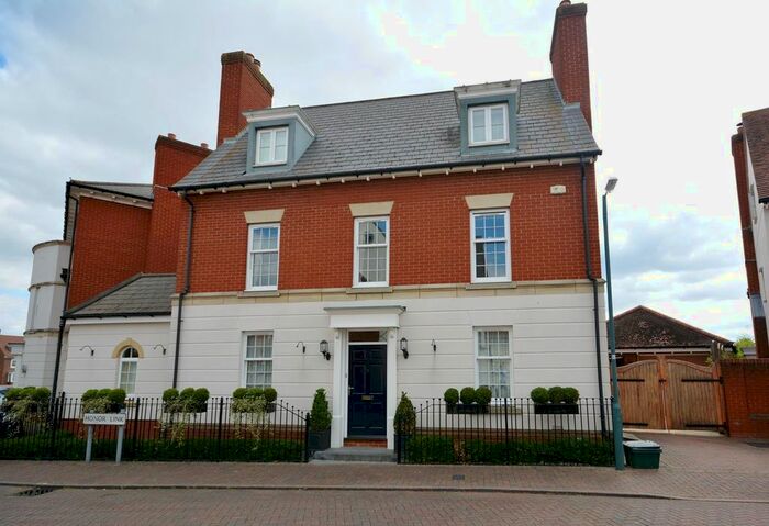 5 Bedroom Detached House To Rent In Honor Link, Springfield, Chelmsford, CM1