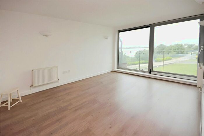 2 Bedroom Flat To Rent In Tideslea Path, London, SE28