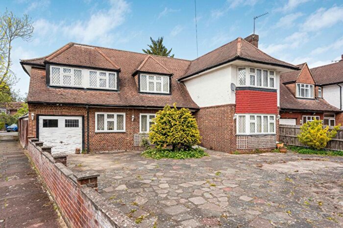 7 Bedroom Detached House For Sale In Dorset Drive, Edgware, HA8