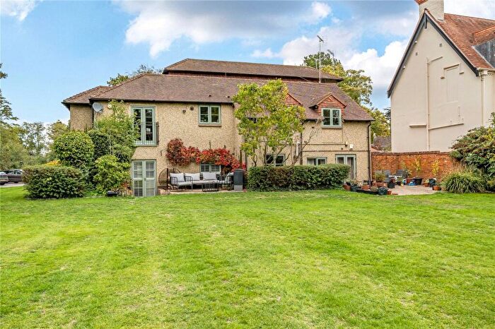 2 Bedroom Apartment For Sale In Reading Road, Arborfield, Reading, Berkshire, RG2