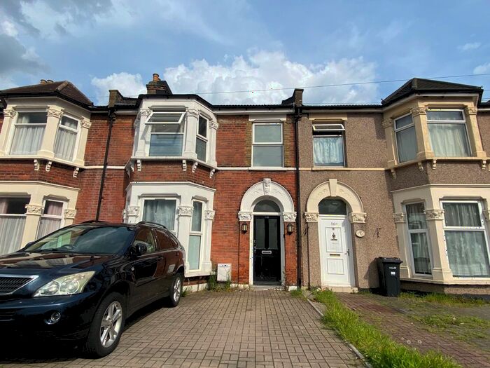 1 Bedroom Studio To Rent In Pembroke Road, Seven Kings, Ilford, IG3