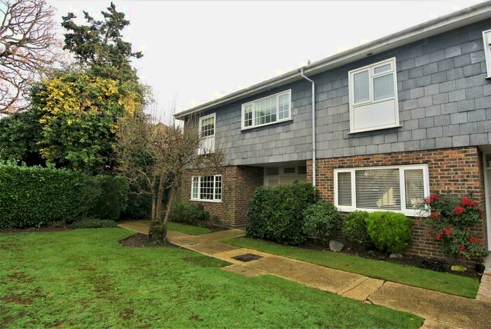 3 Bedroom Terraced House To Rent In Weybridge, KT13