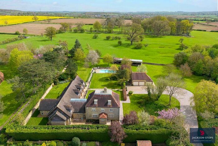 6 Bedroom Detached House For Sale In Lavendon Grange, Olney, Buckinghamshire, MK46