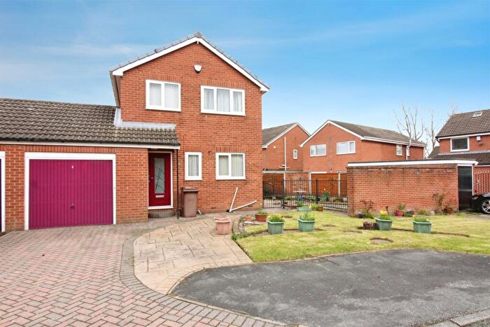 4 Bedroom Detached House For Sale In Oakdale Meadow, Skelton Woods, Leeds, LS14